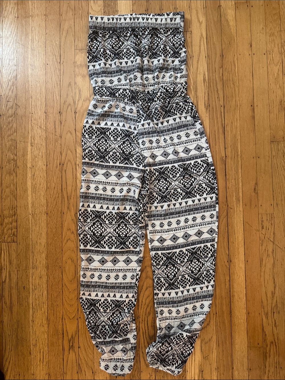 Adorable Black & White Patterned Strapless Jumpsuit